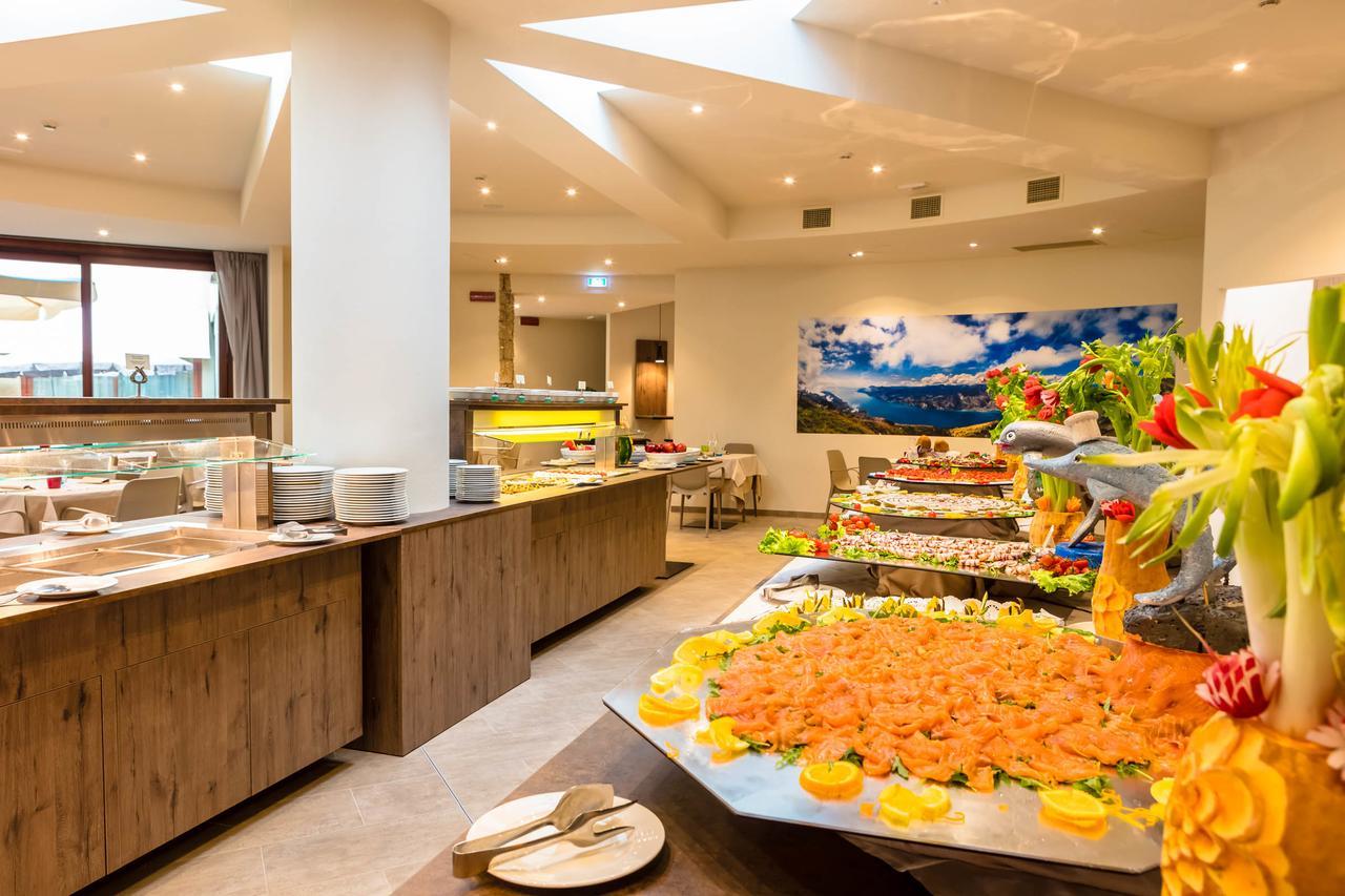 Le Torri Del Garda Familyspa Resort Torri Del Benaco Luaran gambar